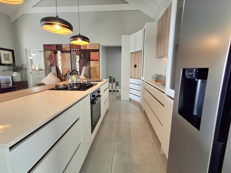 4 Bedroom Property for Sale in Da Gama Bay Western Cape